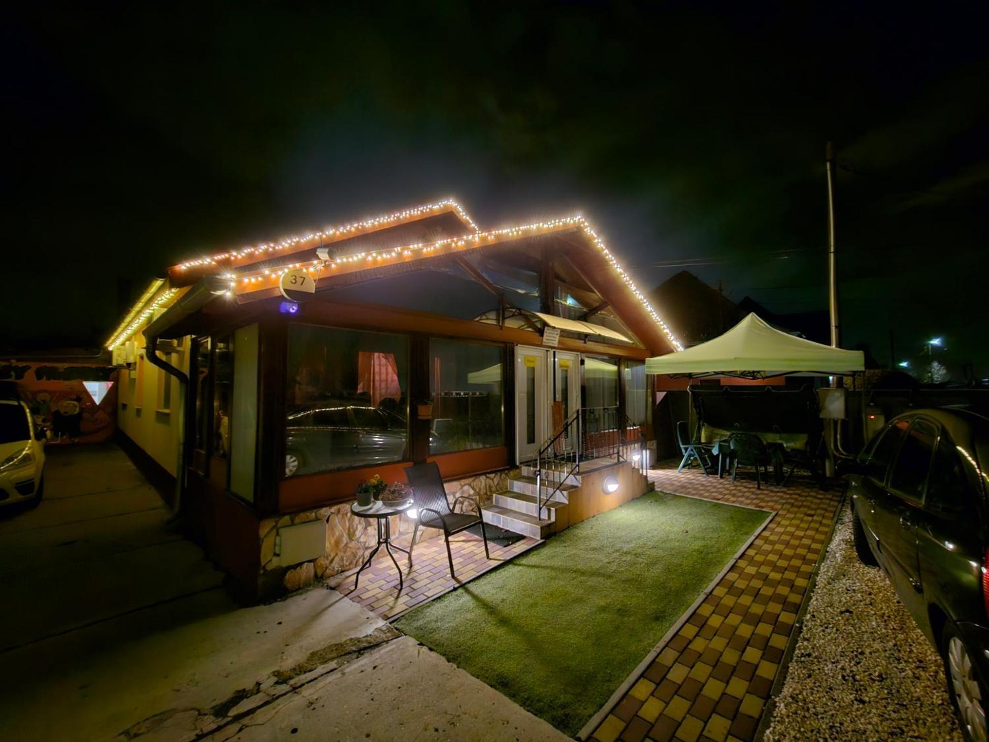 Family Friendly Gyal Apartment Exterior photo