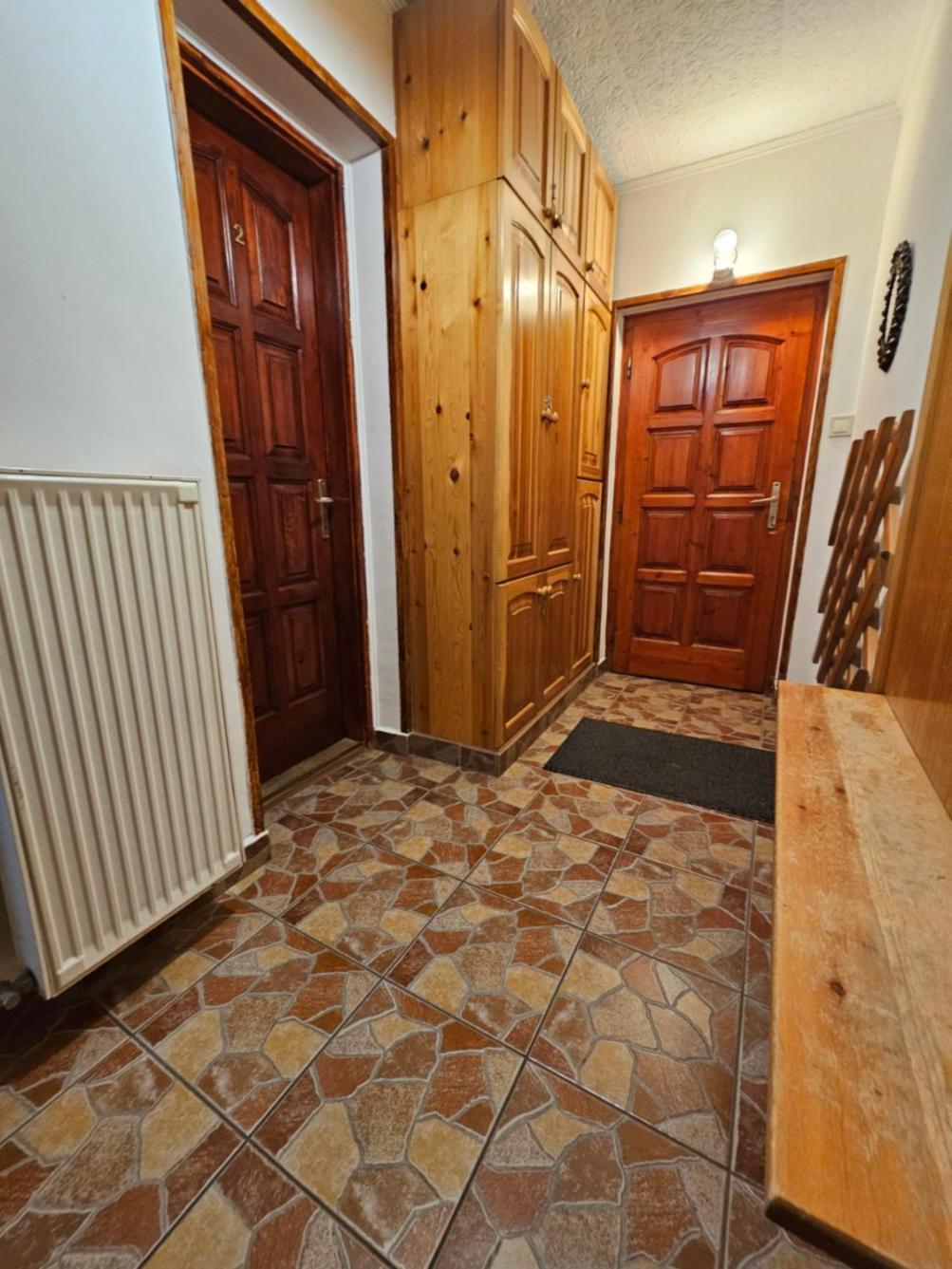 Family Friendly Gyal Apartment Exterior photo