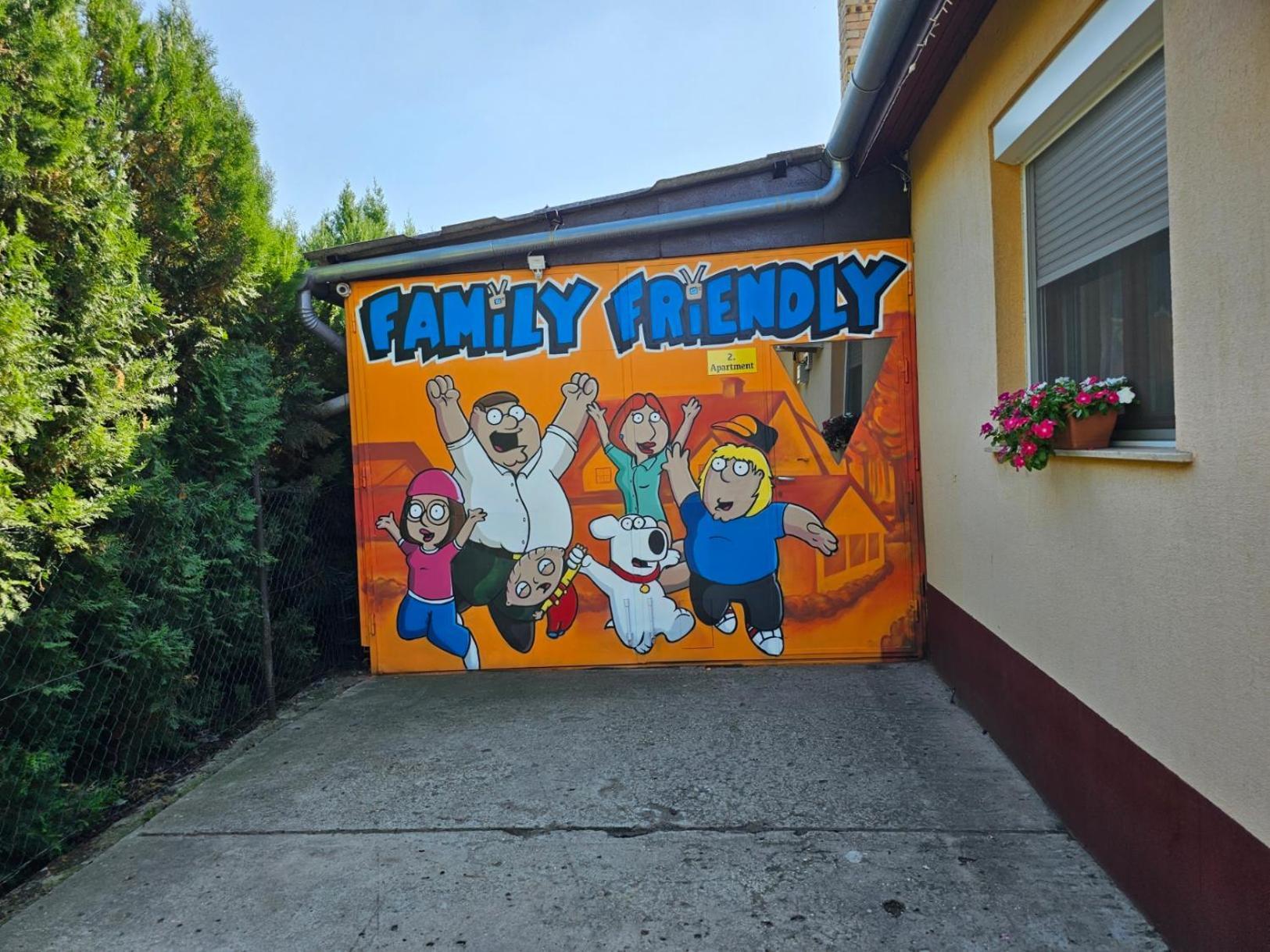 Family Friendly Gyal Apartment Exterior photo